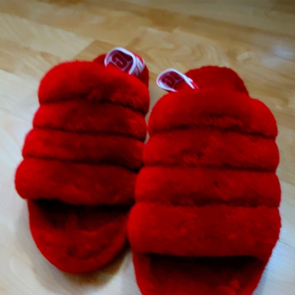 Ugg Red Fluff Slide - Picture 5 of 9